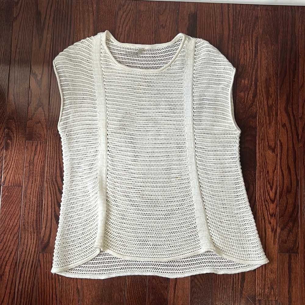 size small miilla knit sleeveless sweater